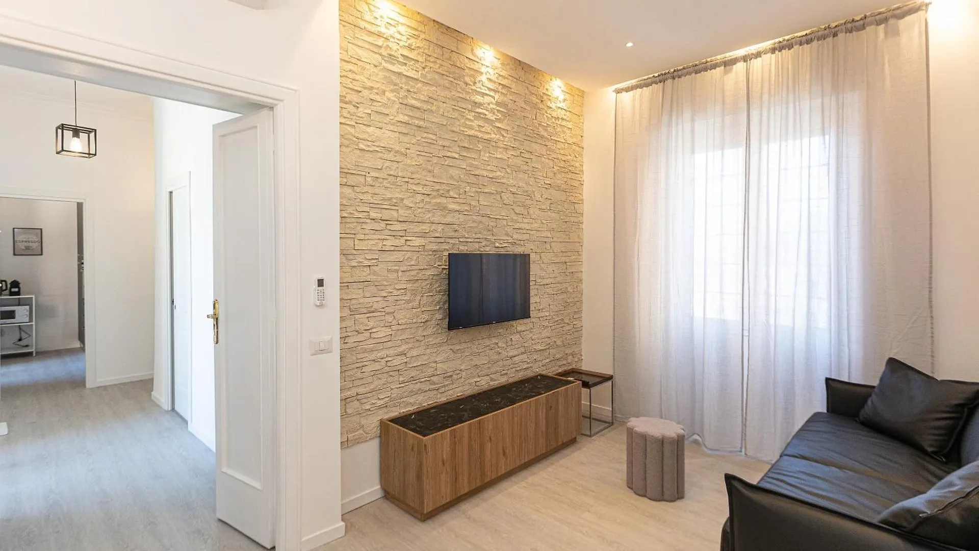 Constance Terrace Apartment By Rental In Roma