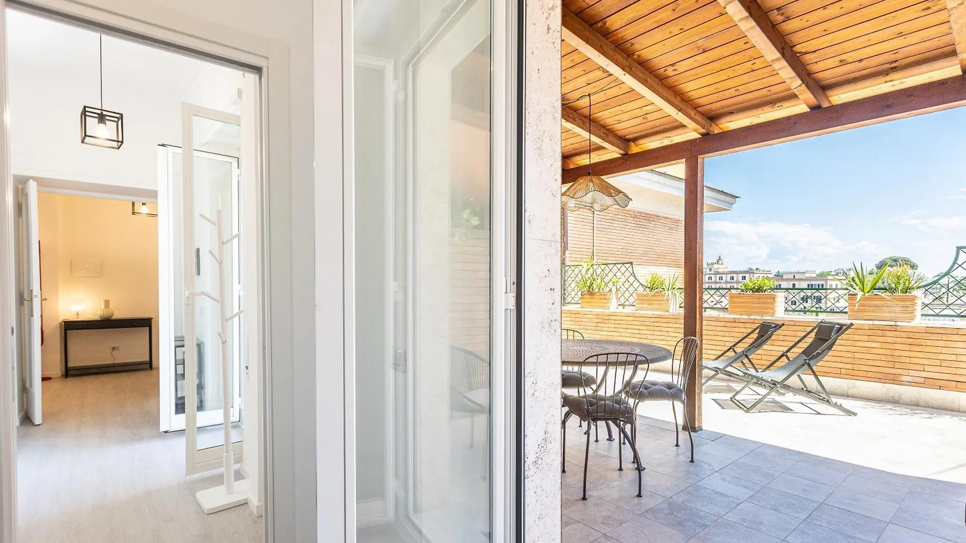Constance Terrace Apartment By Rental In Roma