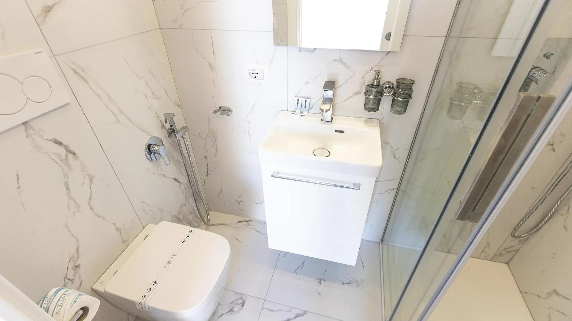 Constance Terrace Apartment By Rental In Roma Italia