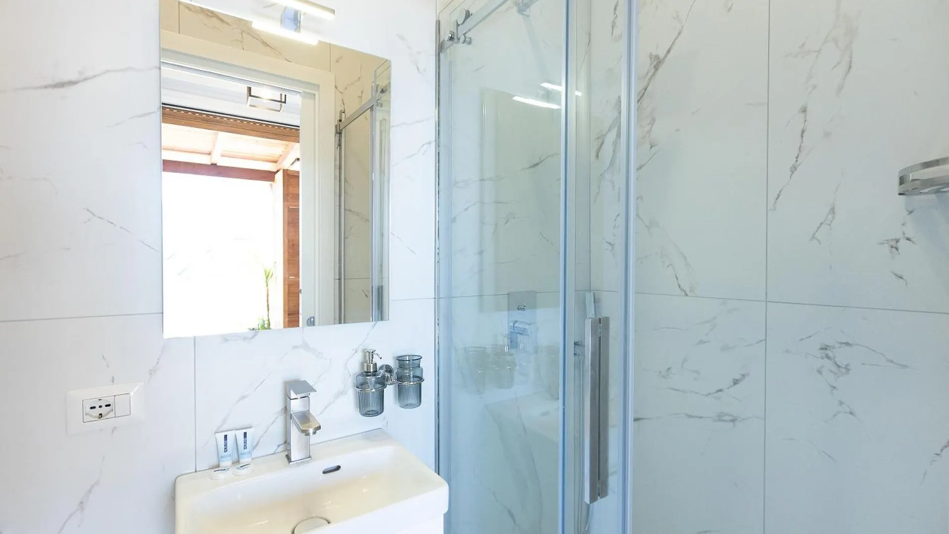Constance Terrace Apartment By Rental In ローマ