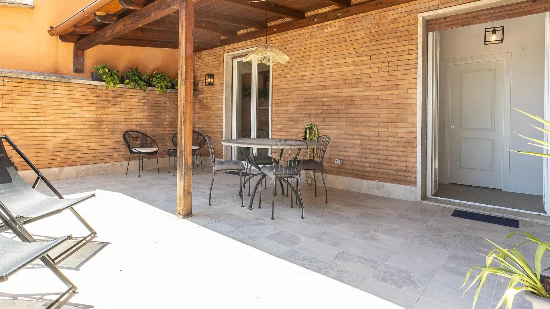 Constance Terrace Apartment By Rental In ローマ